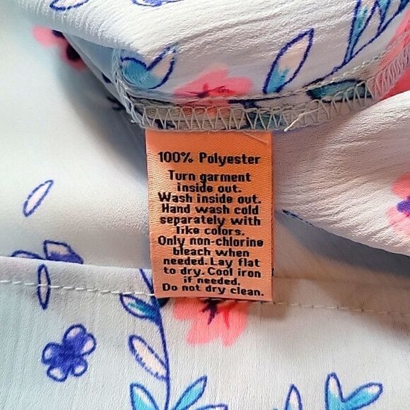 JUICY Couture Light Blue Floral Ruffle Layer Top Small NWT - Picture 6 of 6